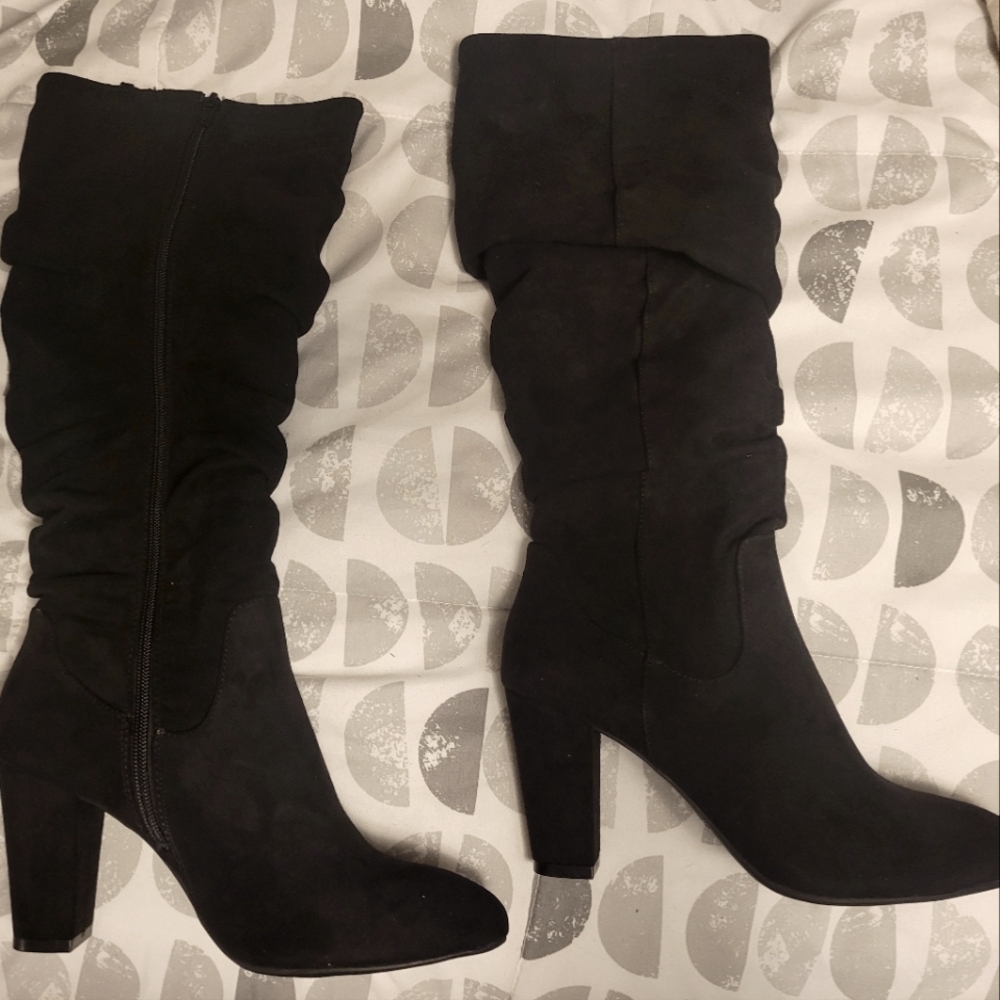 White Mountain Black Heeled Boots